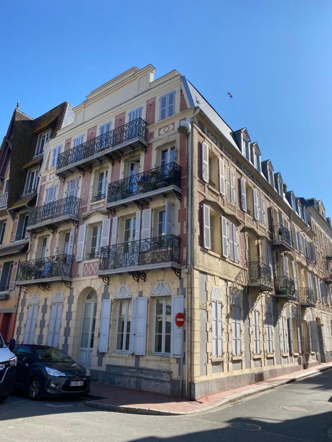 Le Petit Flaubert Apartamento Trouville-sur-Mer Exterior foto